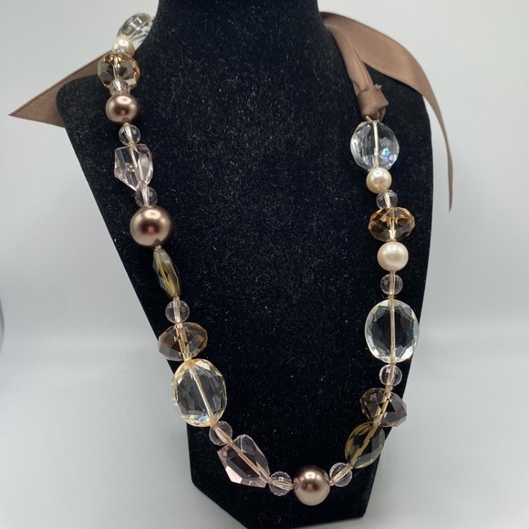 🤎 CHLOE 🤎 Stella & Dot 🤍Multi-Stone Quartz Like Crystal & Faux Pearl Necklace - Picture 3 of 15